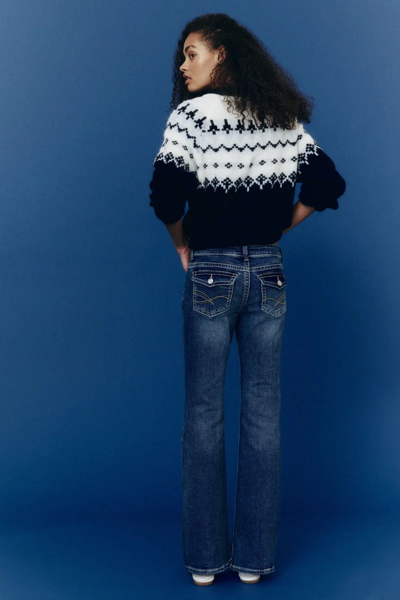 اتش اند ام جينز بحافة واسعة وخصر منخفض